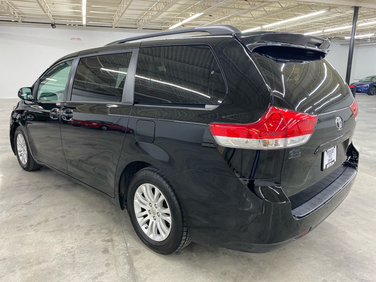 Toyota Sienna XLE 8-Passenger 2013