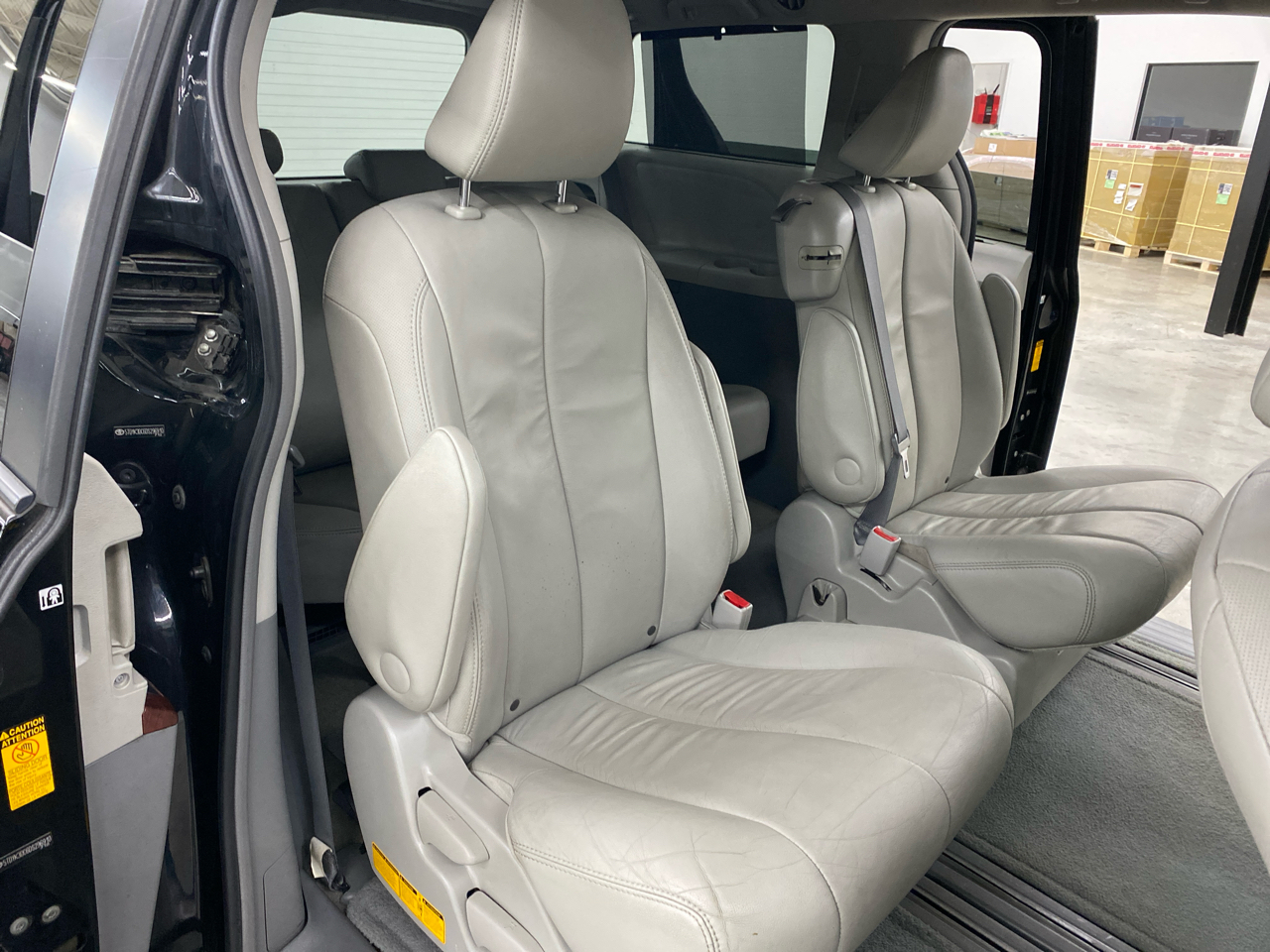 Toyota Sienna XLE 8-Passenger 2013