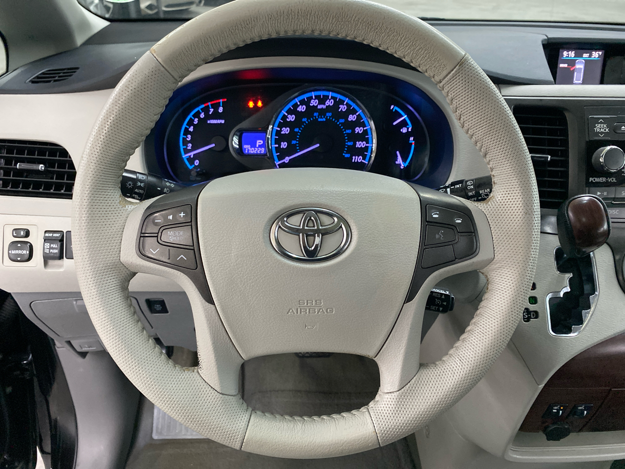 Toyota Sienna XLE 8-Passenger 2013