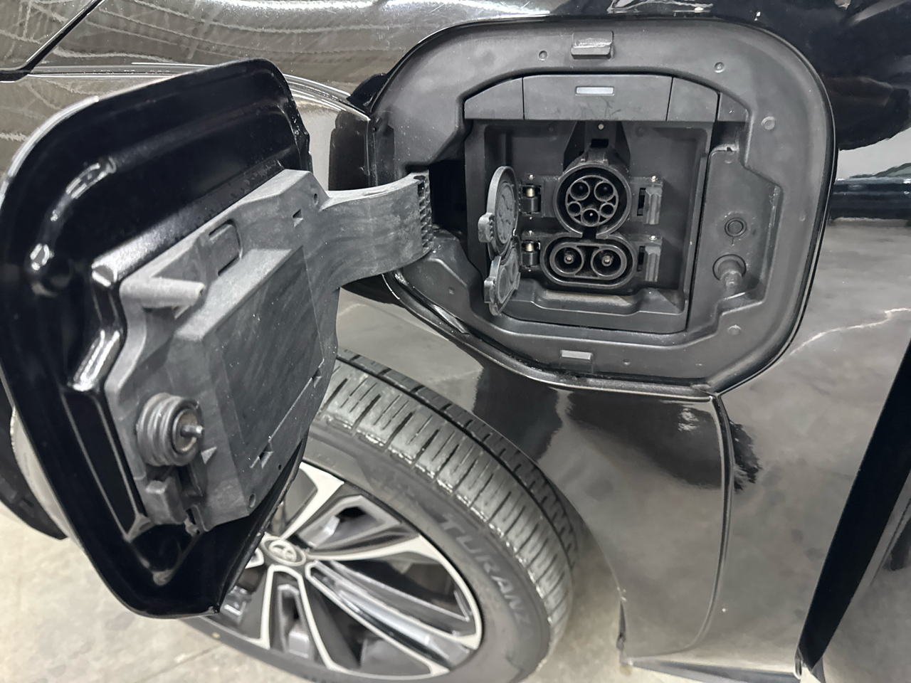 Toyota BZ4X Limited FWD (Natl) 2023