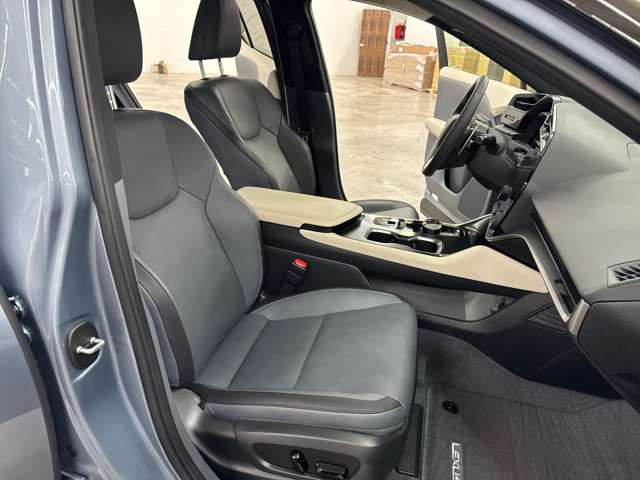 Lexus RZ RZ 450e AWD 2025