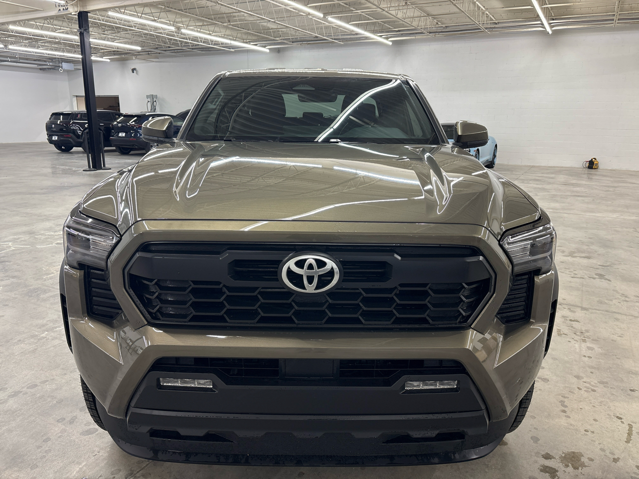 Toyota Tacoma 4WD TRD Sport Hybrid Double Cab 5' Bed AT (Natl) 2025