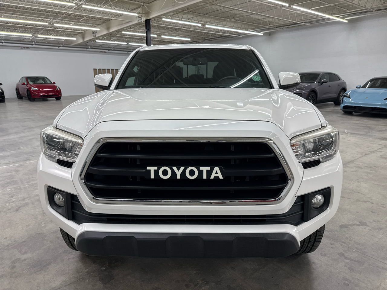 Toyota Tacoma TRD Off Road Double Cab 5' Bed V6 4x4 MT (Natl) 2017