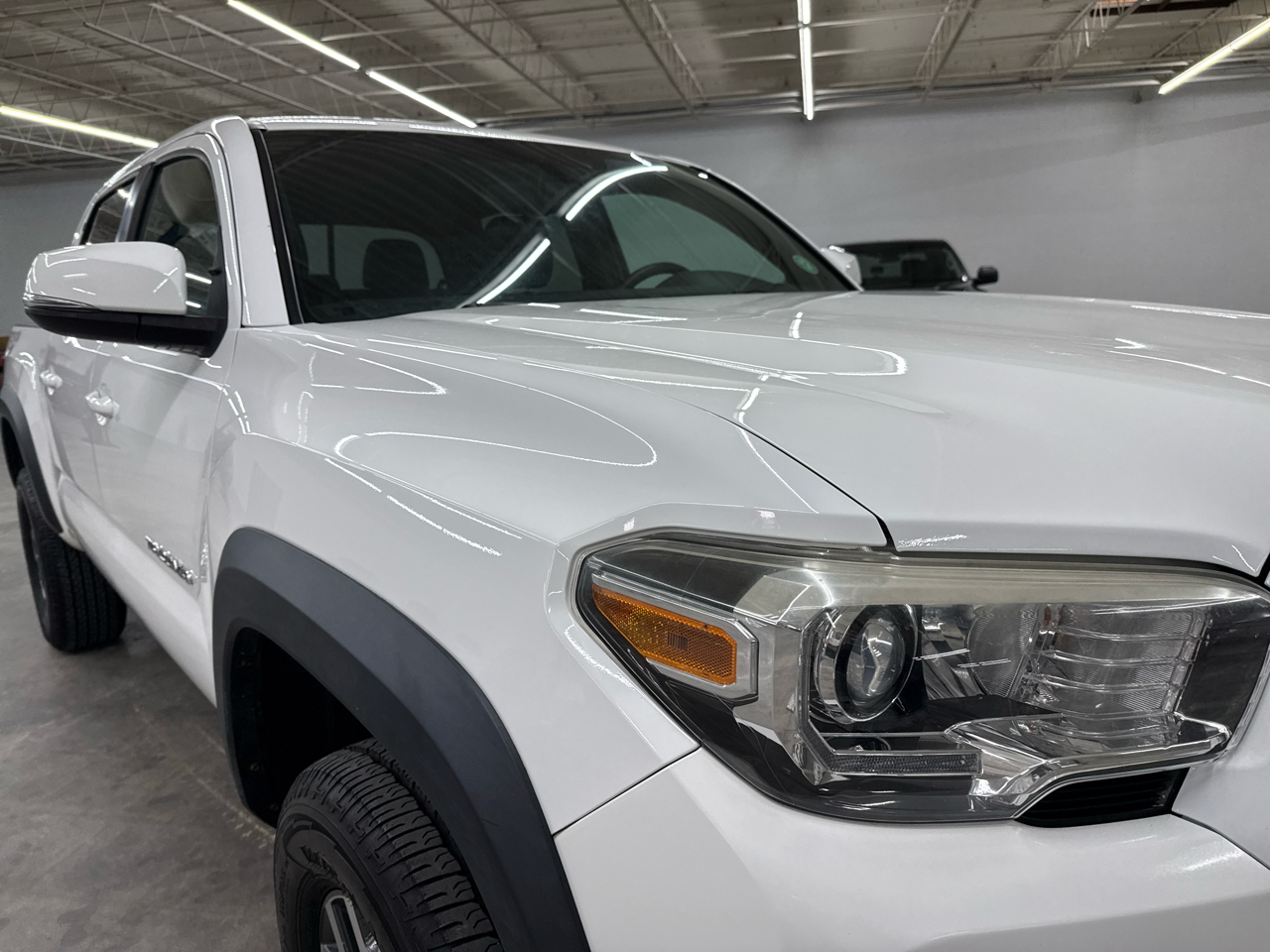 Toyota Tacoma TRD Off Road Double Cab 5' Bed V6 4x4 MT (Natl) 2017