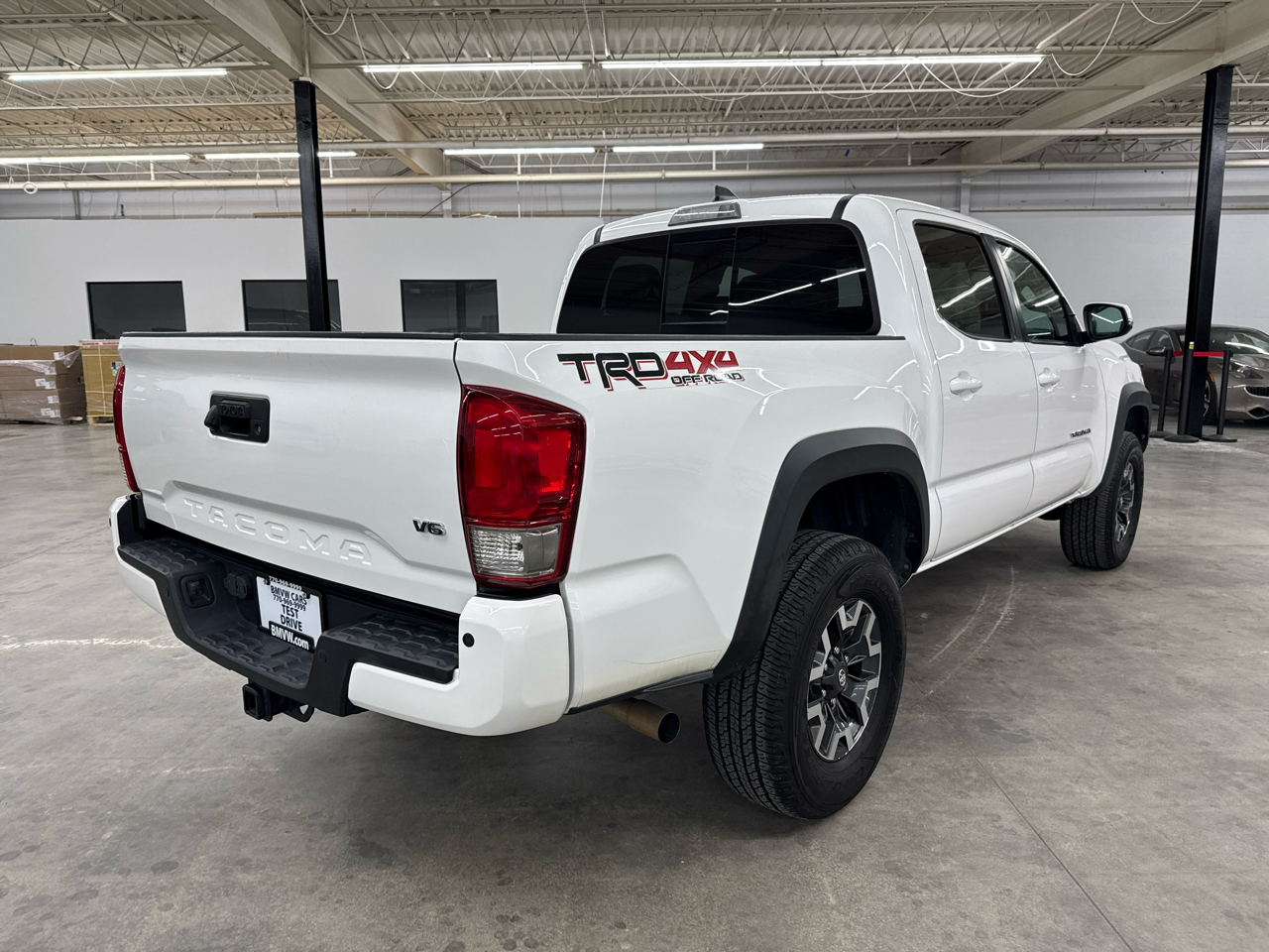 Toyota Tacoma TRD Off Road Double Cab 5' Bed V6 4x4 MT (Natl) 2017
