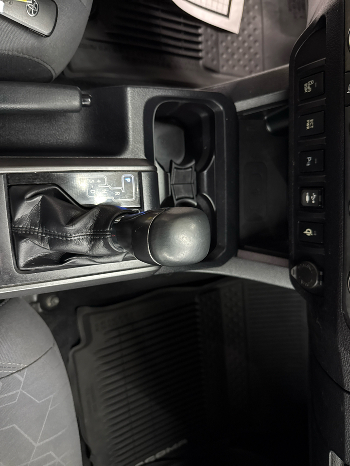 Toyota Tacoma TRD Off Road Double Cab 5' Bed V6 4x4 MT (Natl) 2017