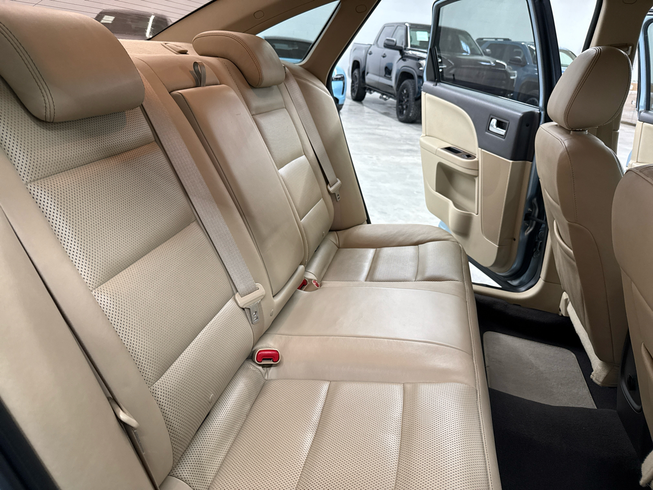 Ford Taurus 4dr Sdn Limited FWD 2008