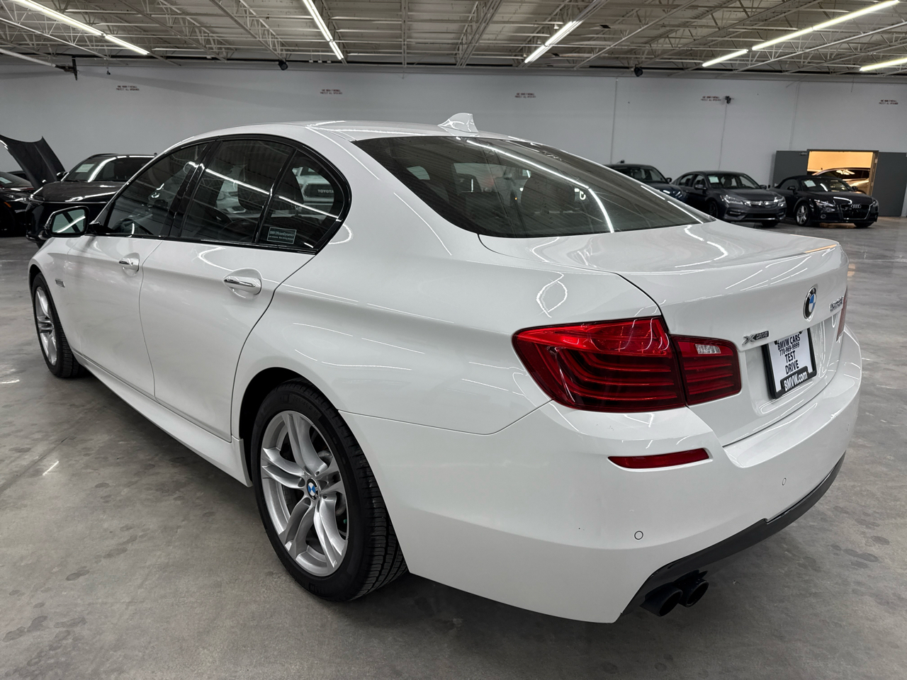 BMW 5 Series 4dr Sdn 528i xDrive AWD 2015