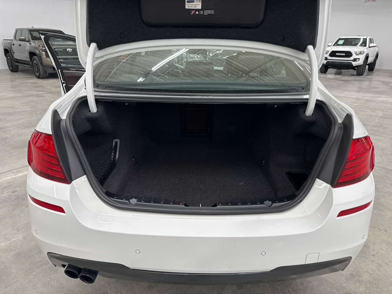 BMW 5 Series 4dr Sdn 528i xDrive AWD 2015