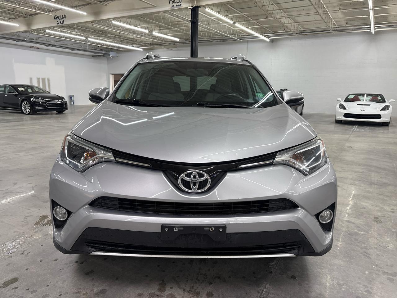 Toyota RAV4 AWD 4dr XLE (Natl) 2016