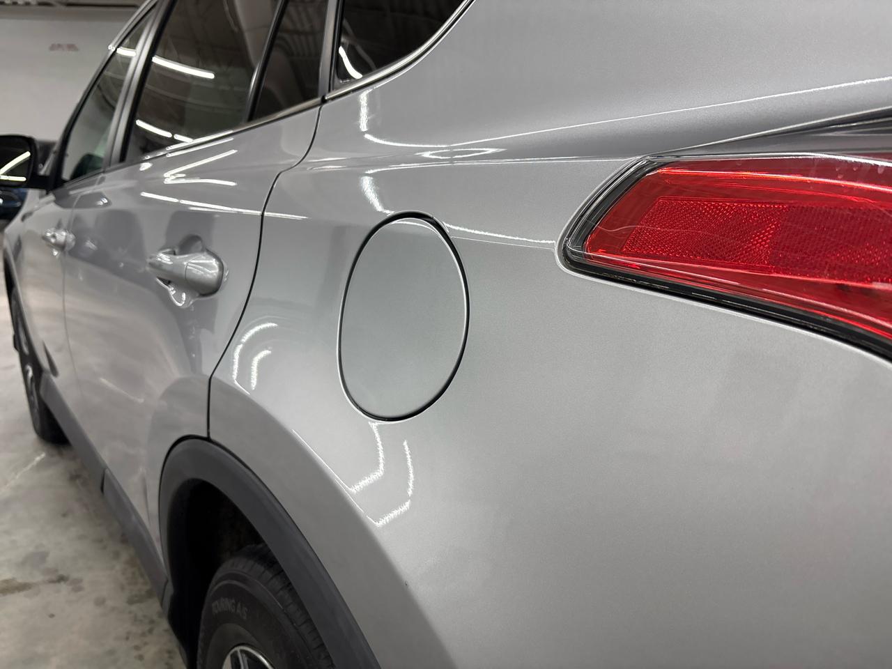 Toyota RAV4 AWD 4dr XLE (Natl) 2016