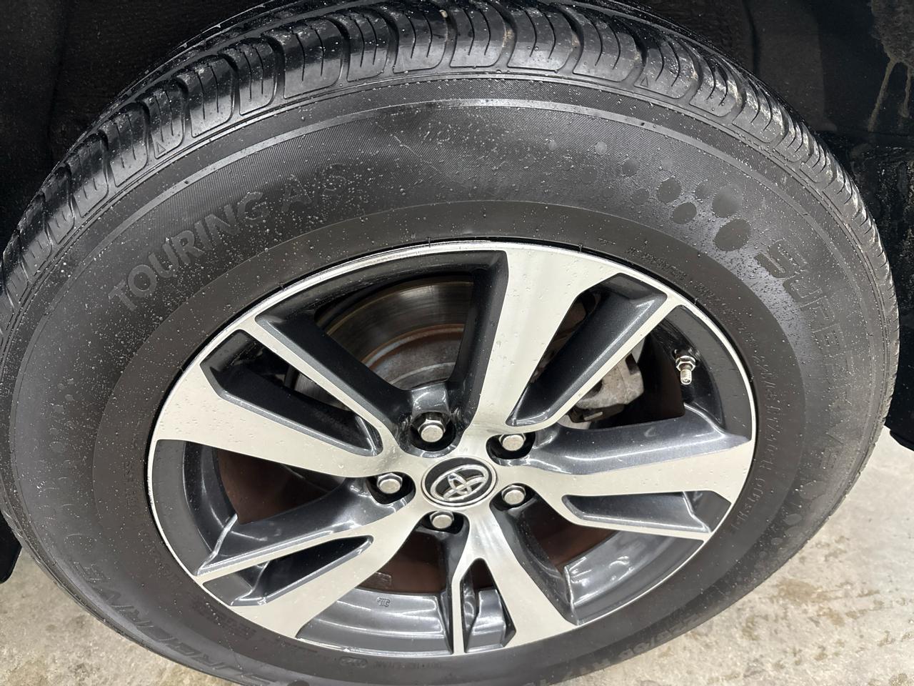 Toyota RAV4 AWD 4dr XLE (Natl) 2016