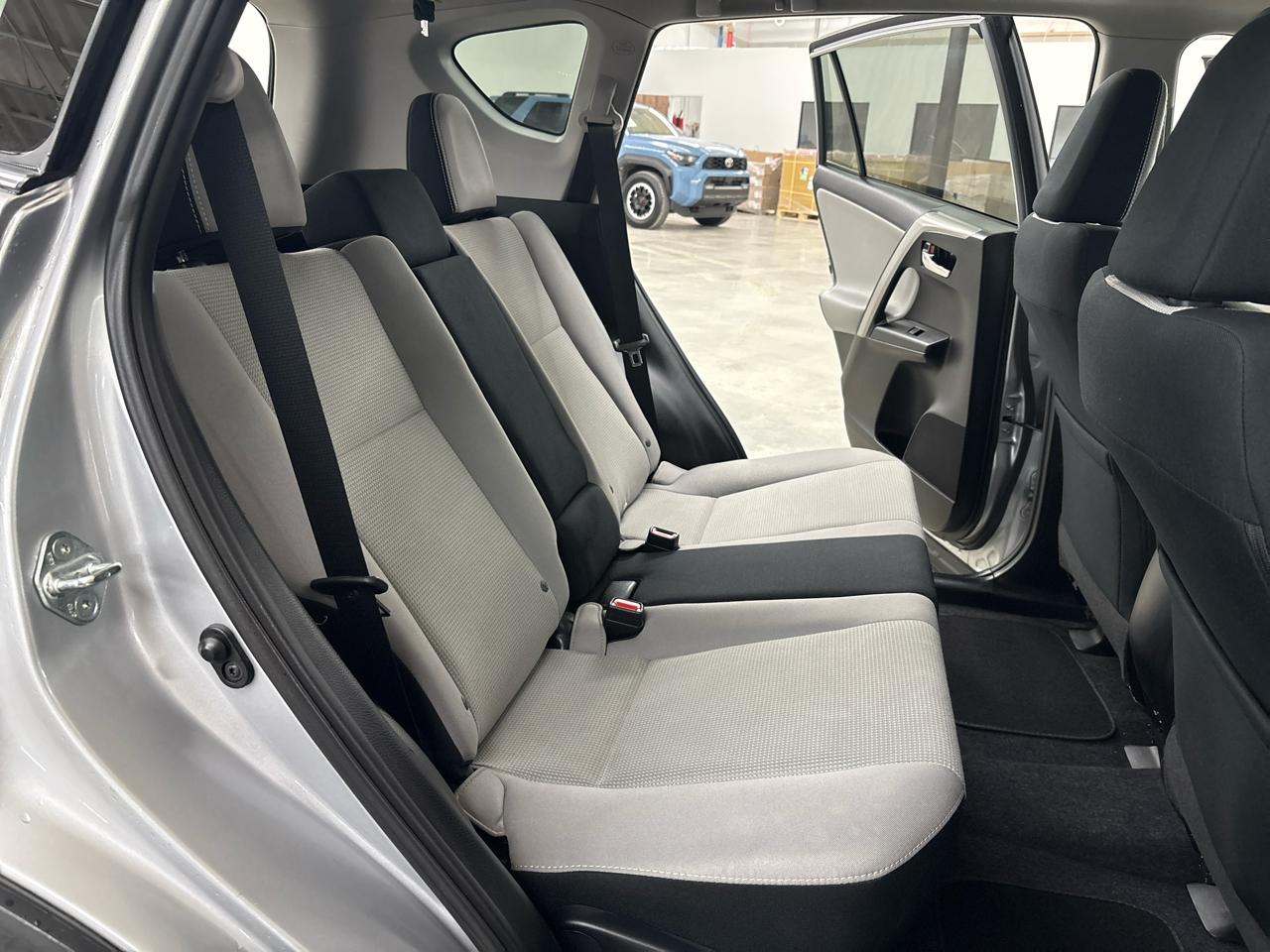 Toyota RAV4 AWD 4dr XLE (Natl) 2016