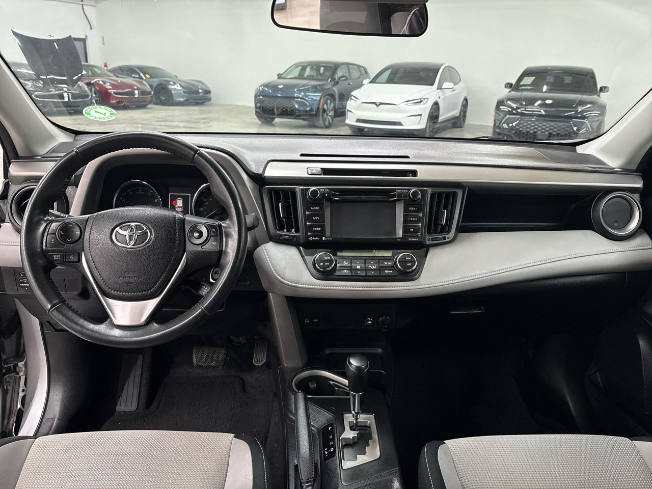 Toyota RAV4 AWD 4dr XLE (Natl) 2016