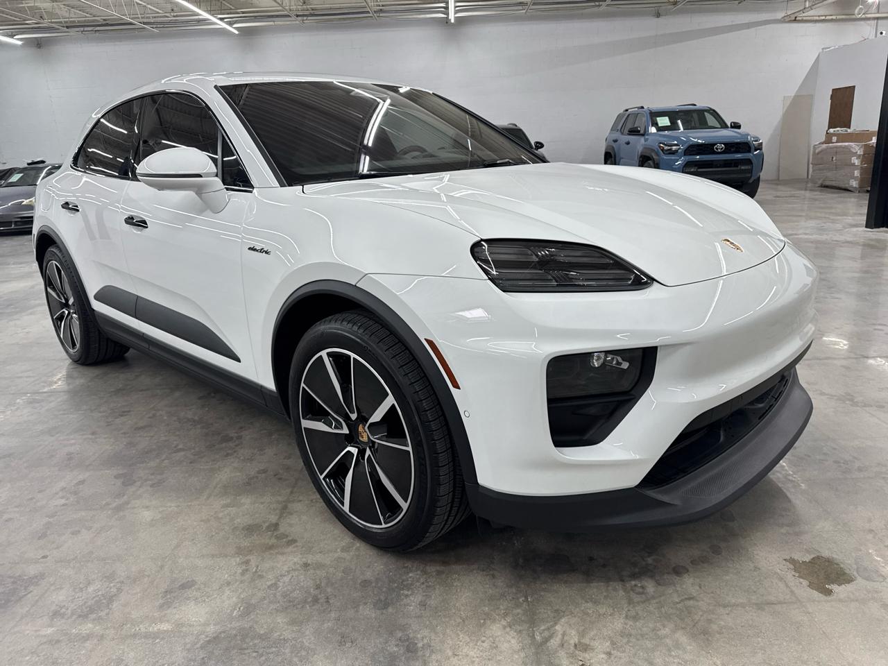 Porsche Macan Electric 4 AWD 2024
