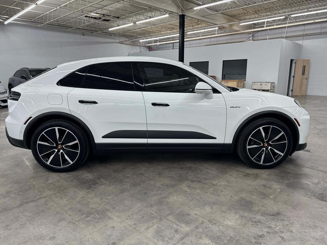 Porsche Macan Electric 4 AWD 2024