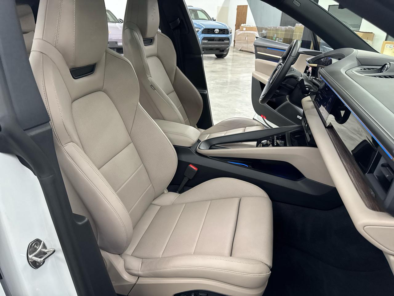 Porsche Macan Electric 4 AWD 2024