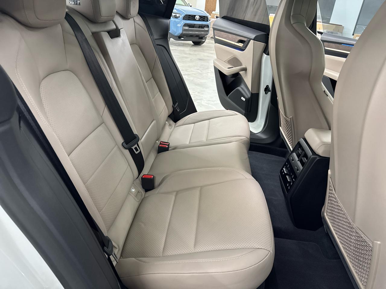 Porsche Macan Electric 4 AWD 2024