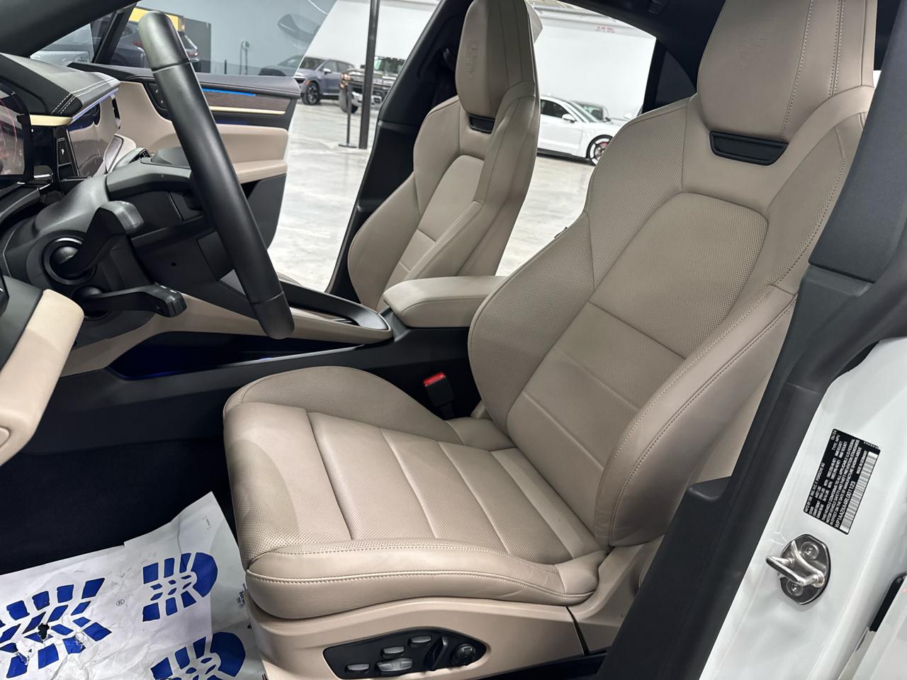 Porsche Macan Electric 4 AWD 2024