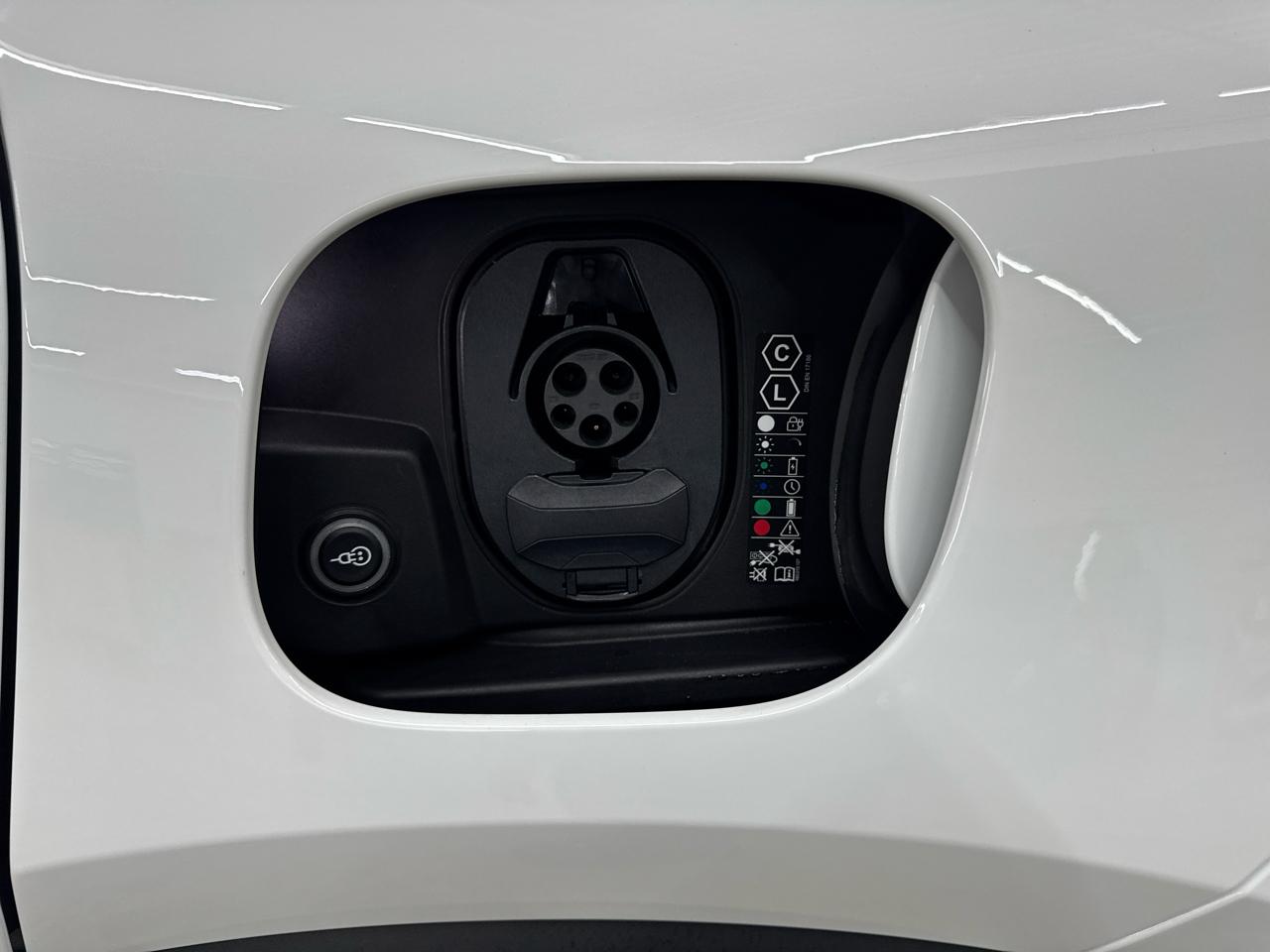 Porsche Macan Electric 4 AWD 2024