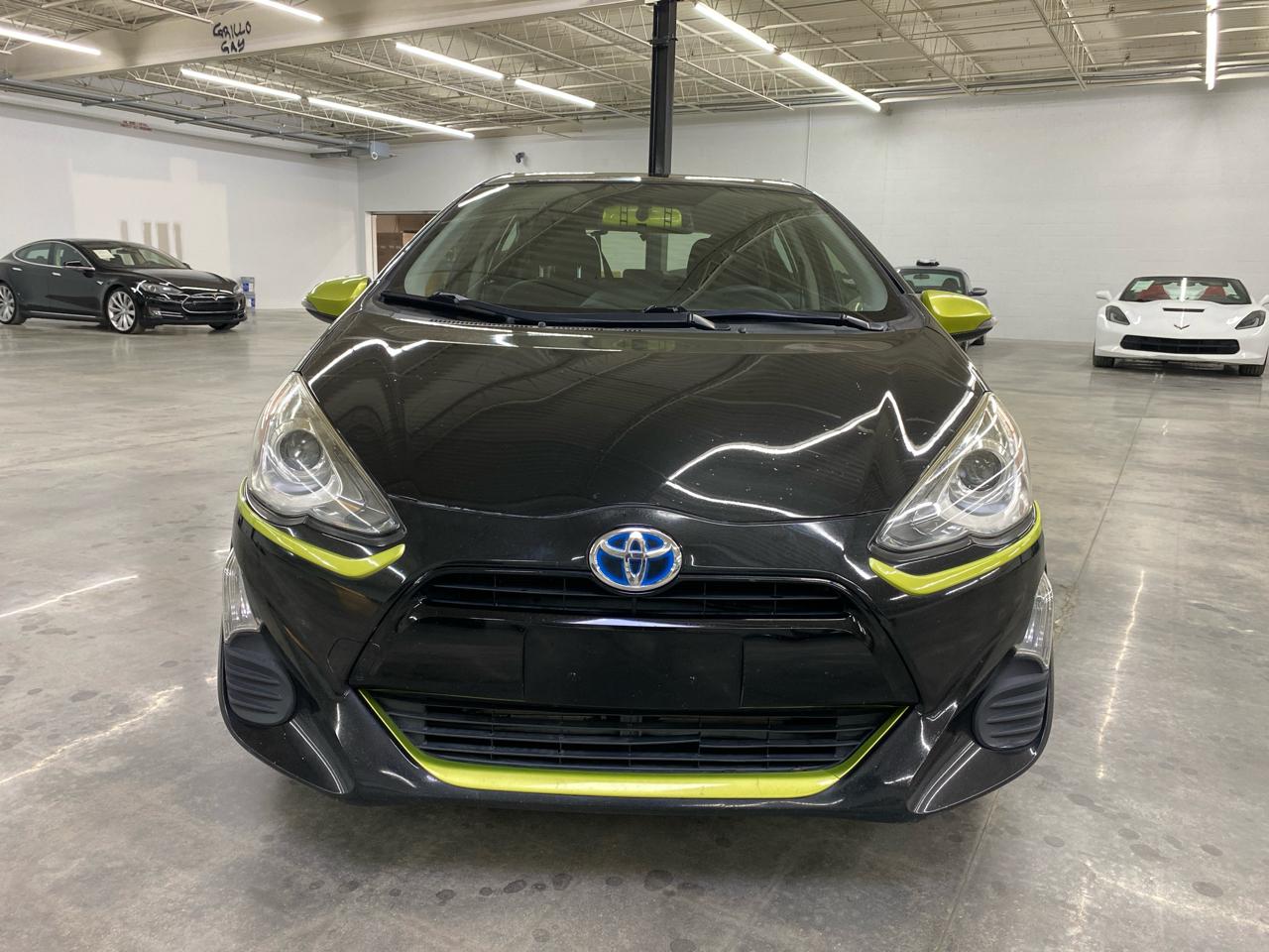 Toyota Prius c Persona Series Special Edition 2016