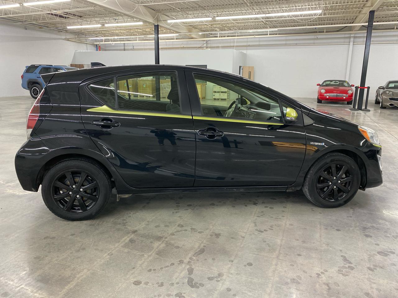 Toyota Prius c Persona Series Special Edition 2016