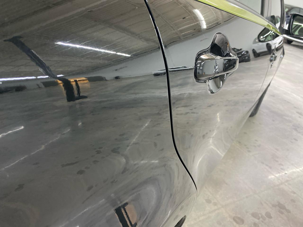 Toyota Prius c Persona Series Special Edition 2016