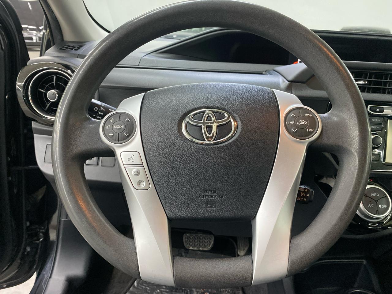 Toyota Prius c Persona Series Special Edition 2016