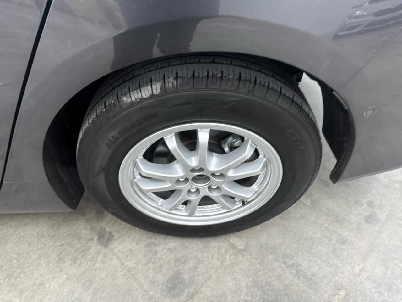 Toyota Prius LE 2019