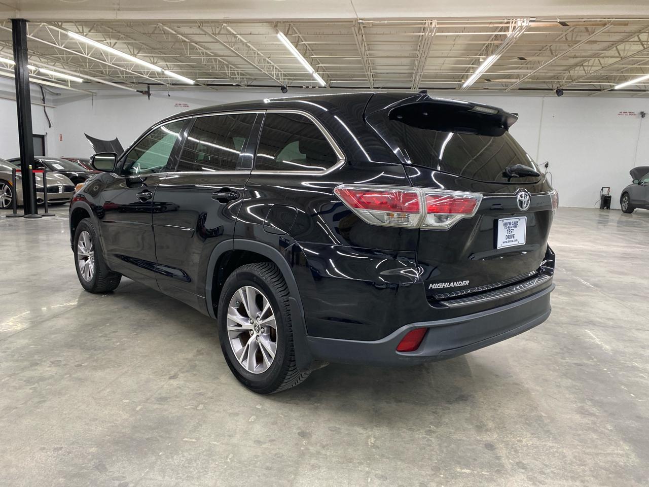 Toyota Highlander AWD 4dr V6 LE (Natl) 2016