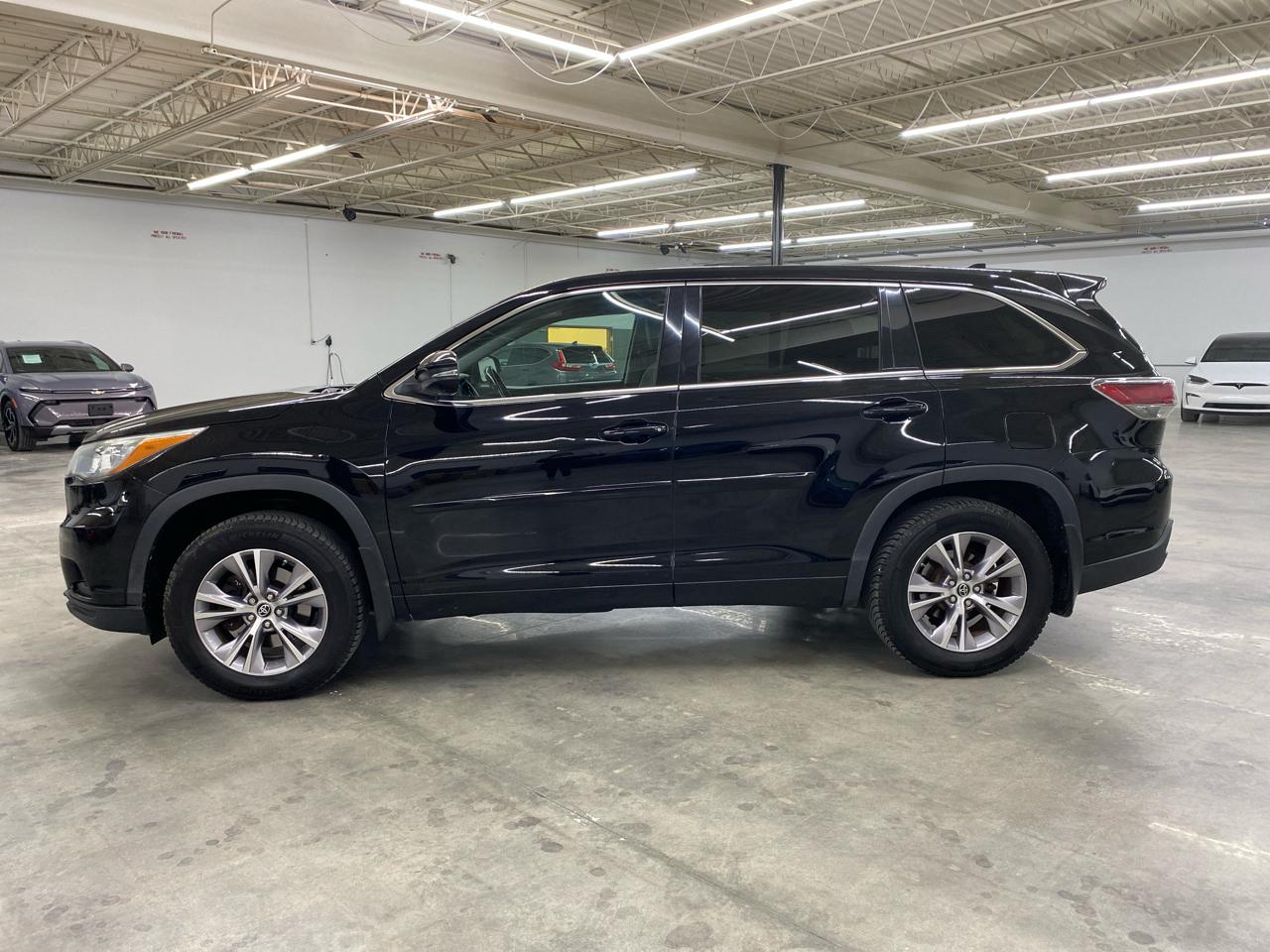 Toyota Highlander AWD 4dr V6 LE (Natl) 2016