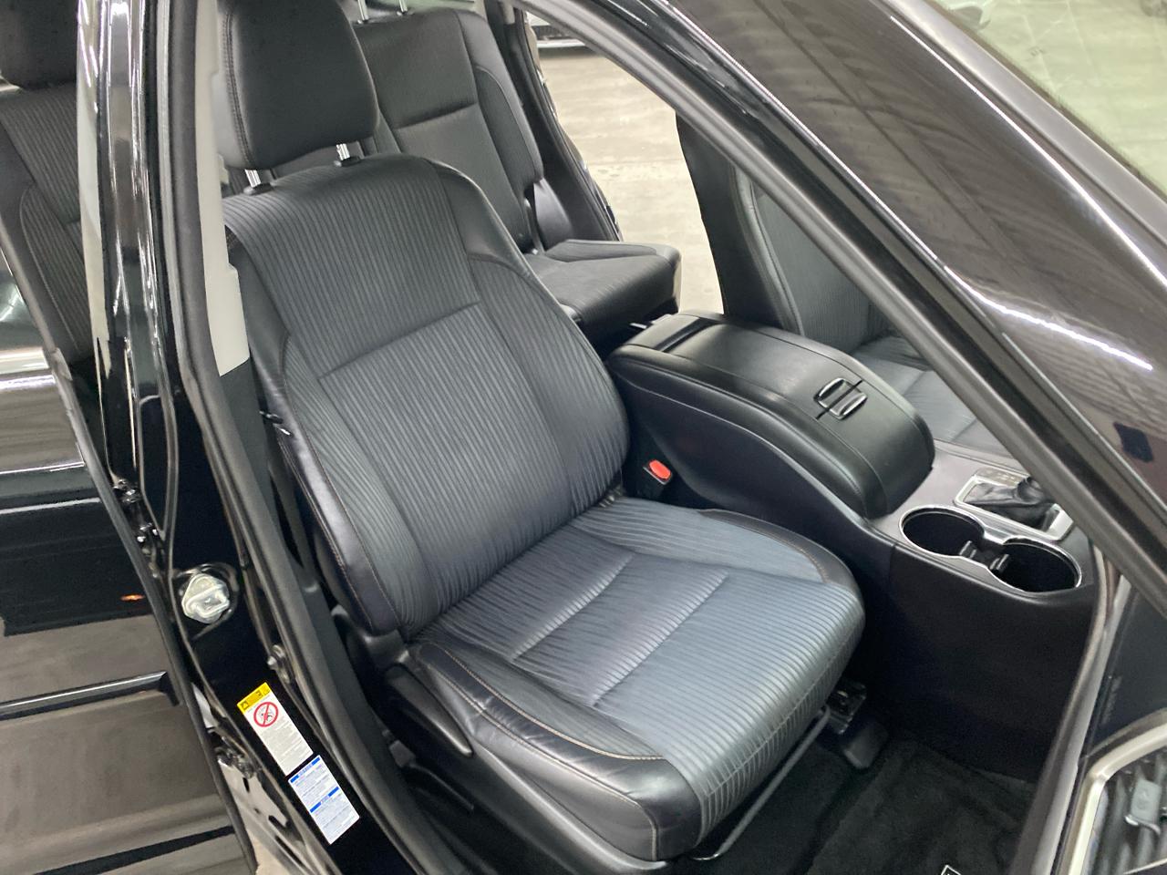 Toyota Highlander AWD 4dr V6 LE (Natl) 2016