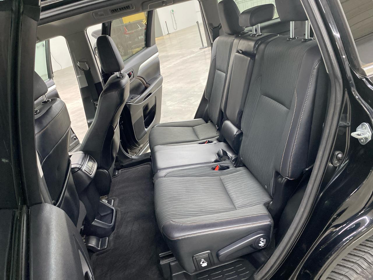 Toyota Highlander AWD 4dr V6 LE (Natl) 2016