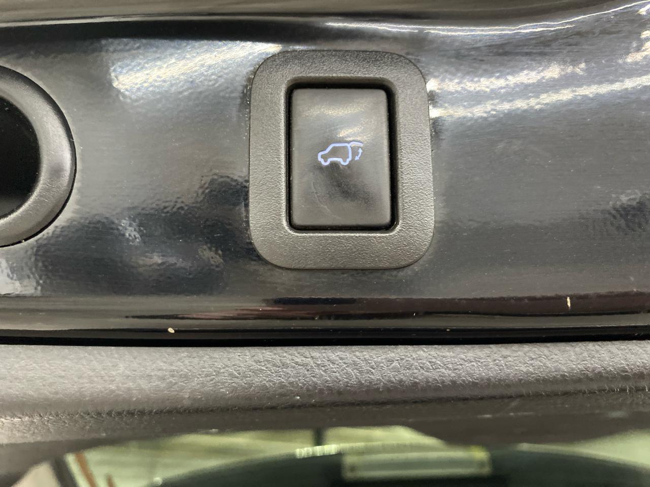 Toyota Highlander AWD 4dr V6 LE (Natl) 2016