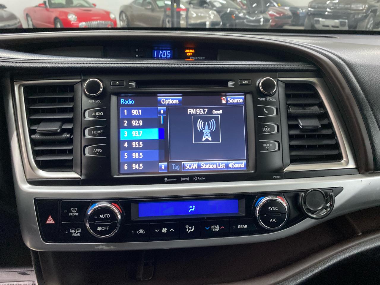 Toyota Highlander AWD 4dr V6 LE (Natl) 2016