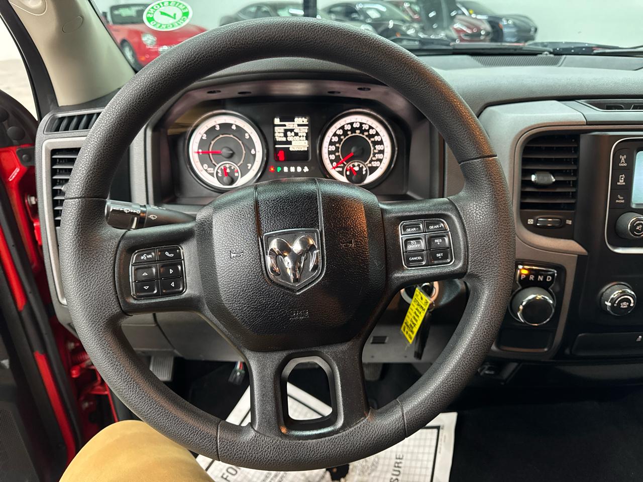 RAM 1500 Express 4x2 Crew Cab 5'7" Box 2018