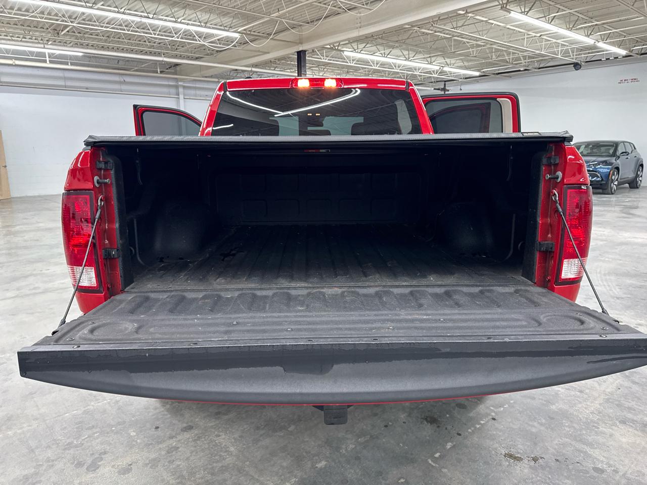 RAM 1500 Express 4x2 Crew Cab 5'7" Box 2018