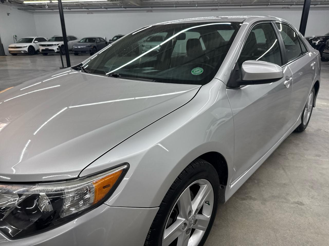 Toyota Camry 4dr Sdn I4 Auto XLE (Natl) 2013