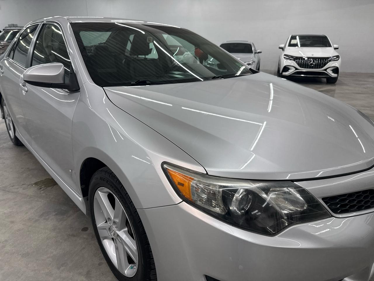 Toyota Camry 4dr Sdn I4 Auto XLE (Natl) 2013