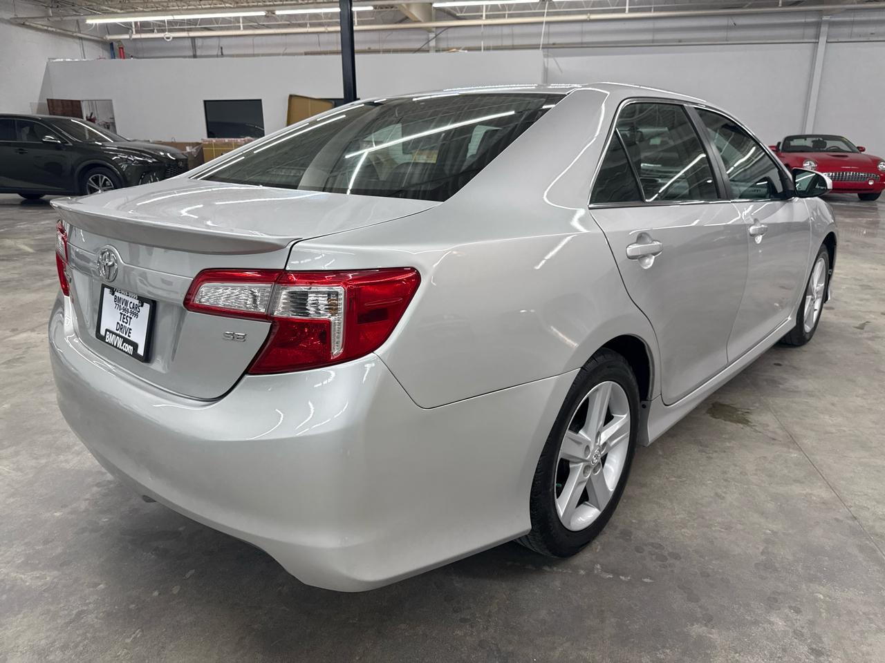 Toyota Camry 4dr Sdn I4 Auto XLE (Natl) 2013