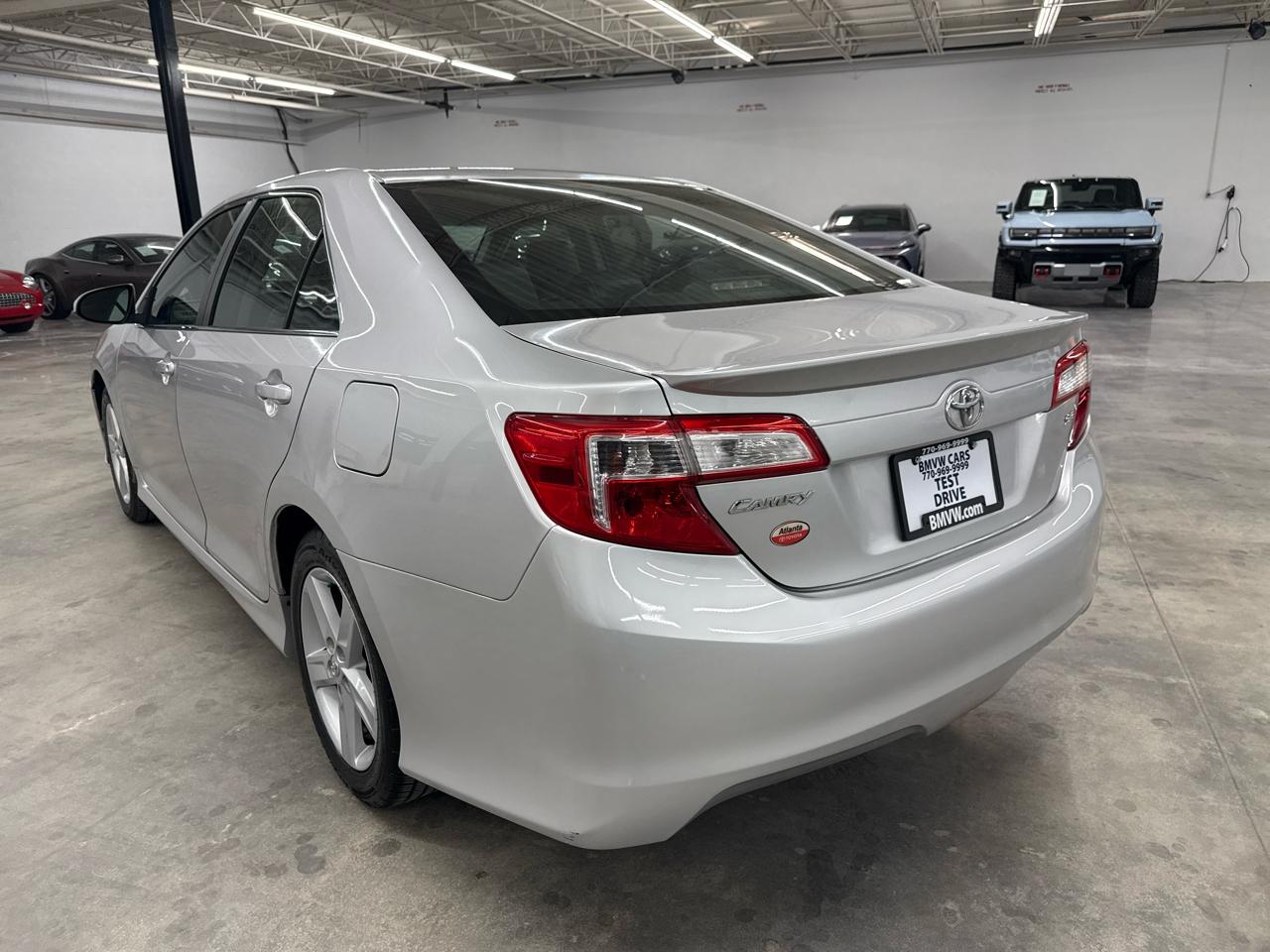 Toyota Camry 4dr Sdn I4 Auto XLE (Natl) 2013