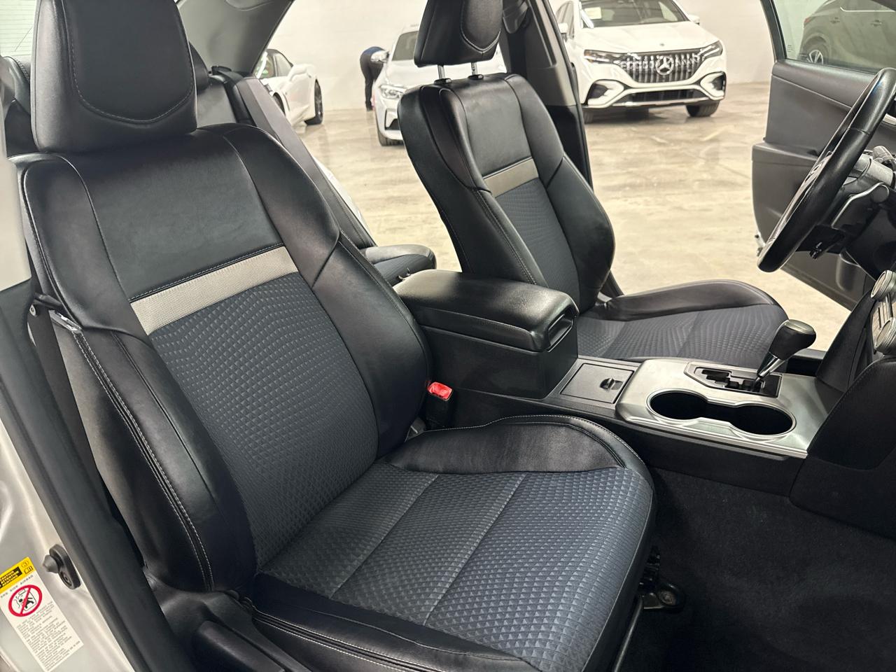 Toyota Camry 4dr Sdn I4 Auto XLE (Natl) 2013