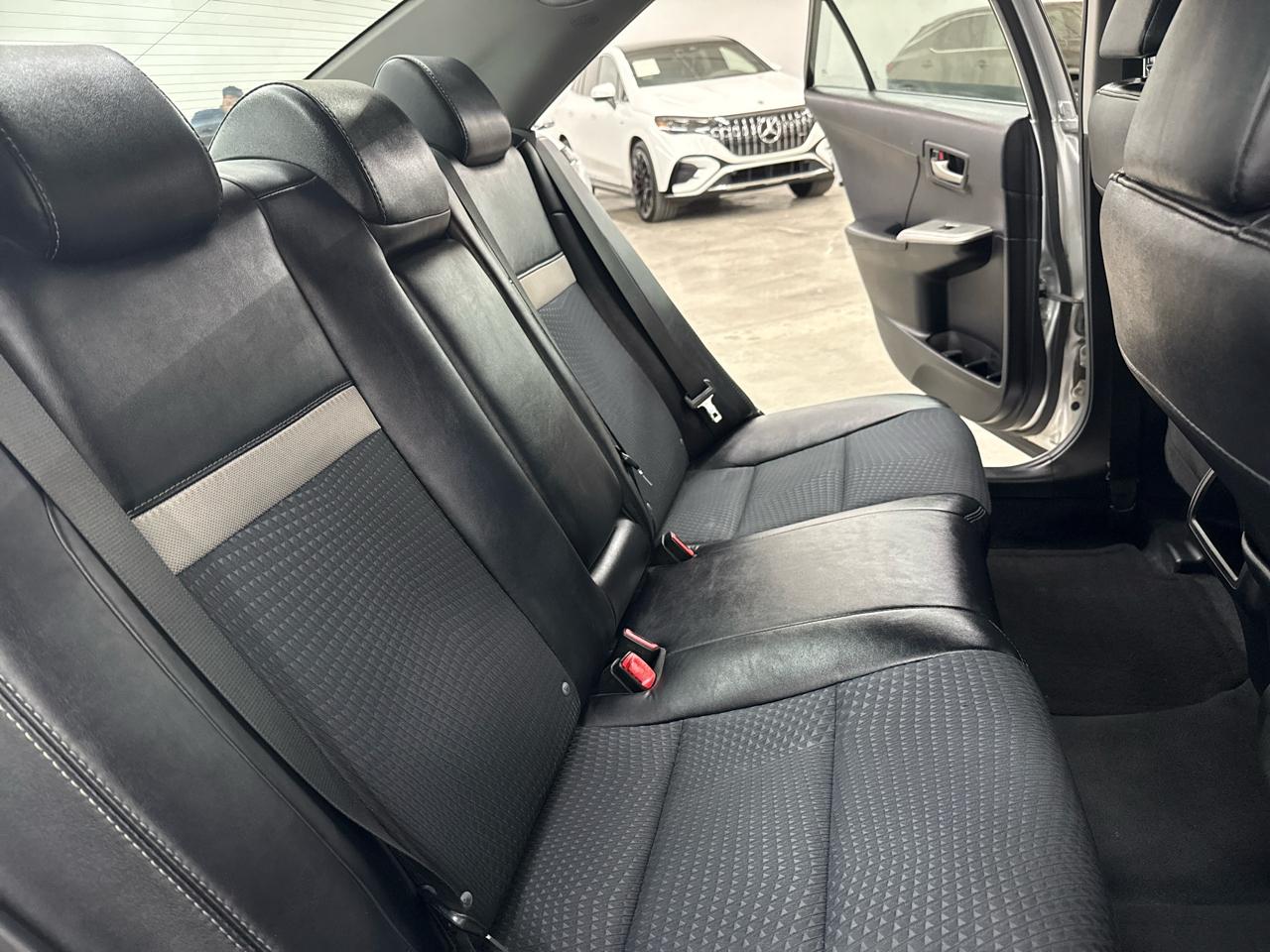 Toyota Camry 4dr Sdn I4 Auto XLE (Natl) 2013