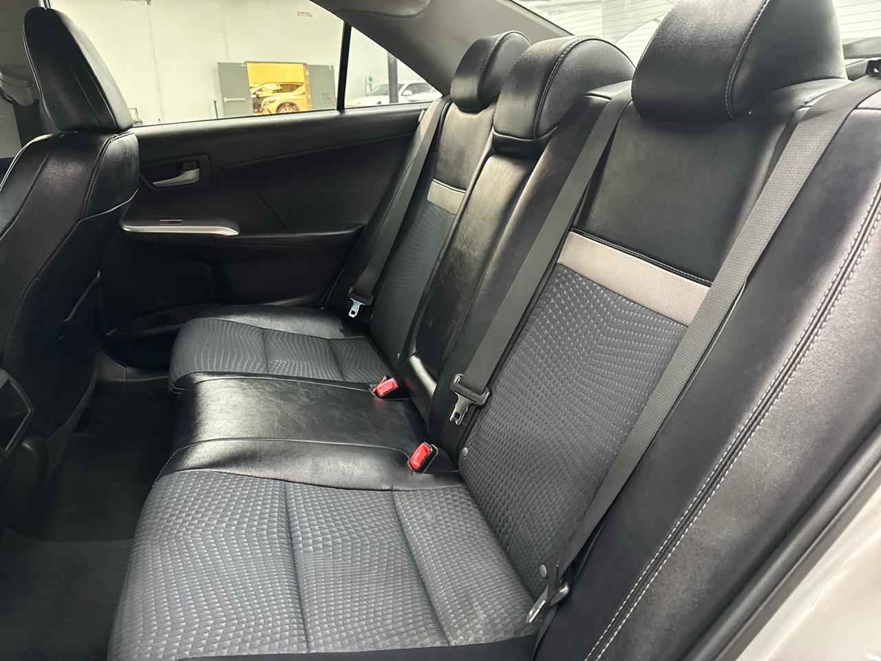 Toyota Camry 4dr Sdn I4 Auto XLE (Natl) 2013