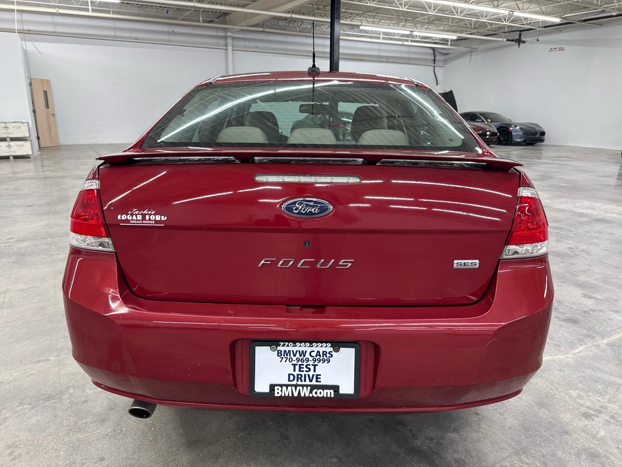 Ford Focus 4dr Sdn SES 2009