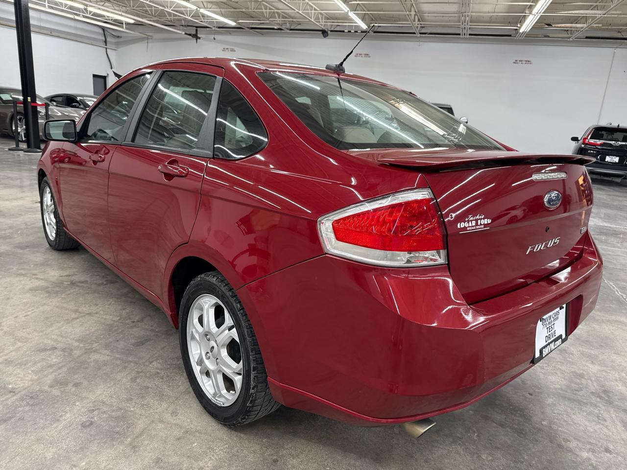 Ford Focus 4dr Sdn SES 2009