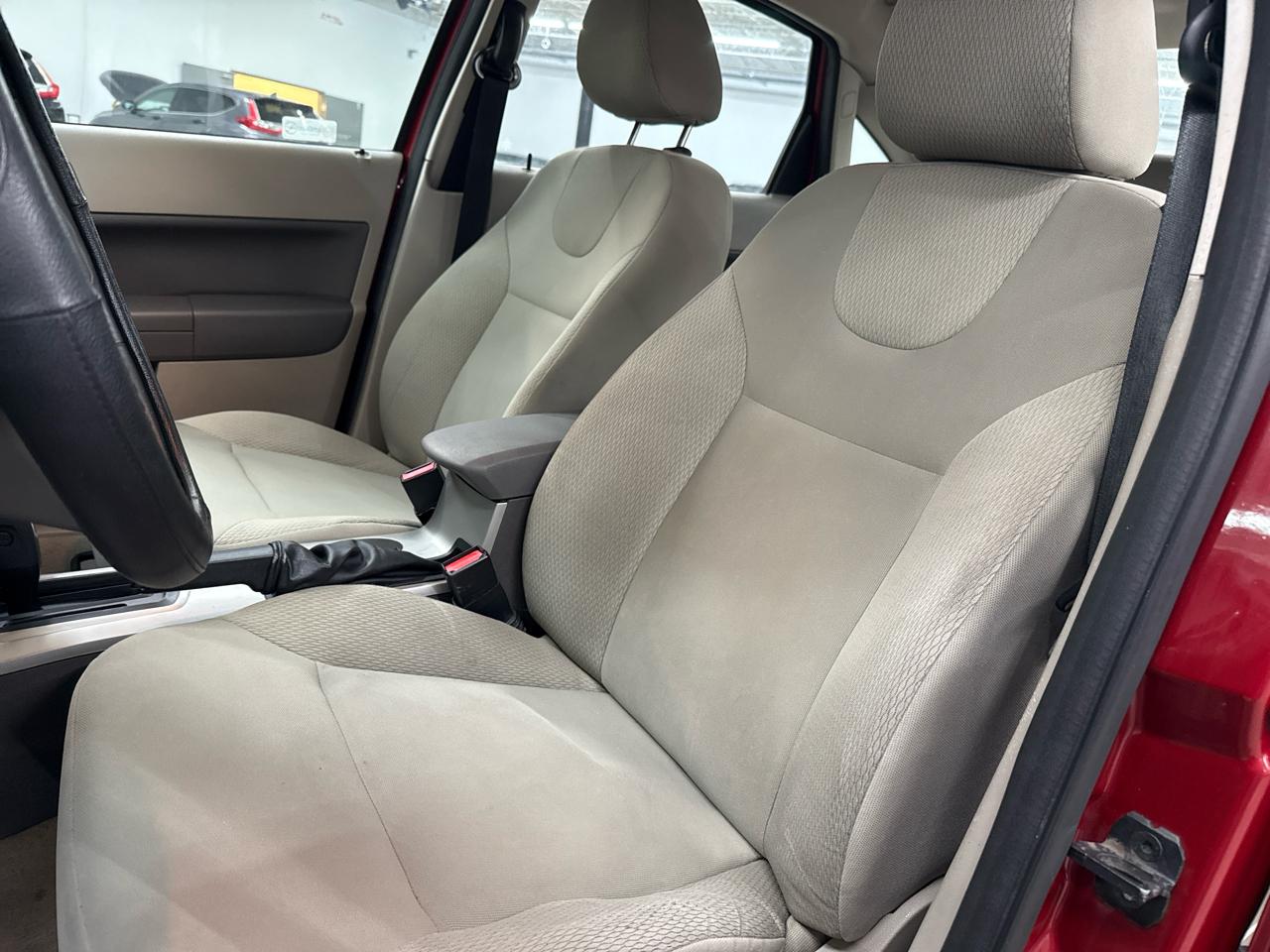 Ford Focus 4dr Sdn SES 2009