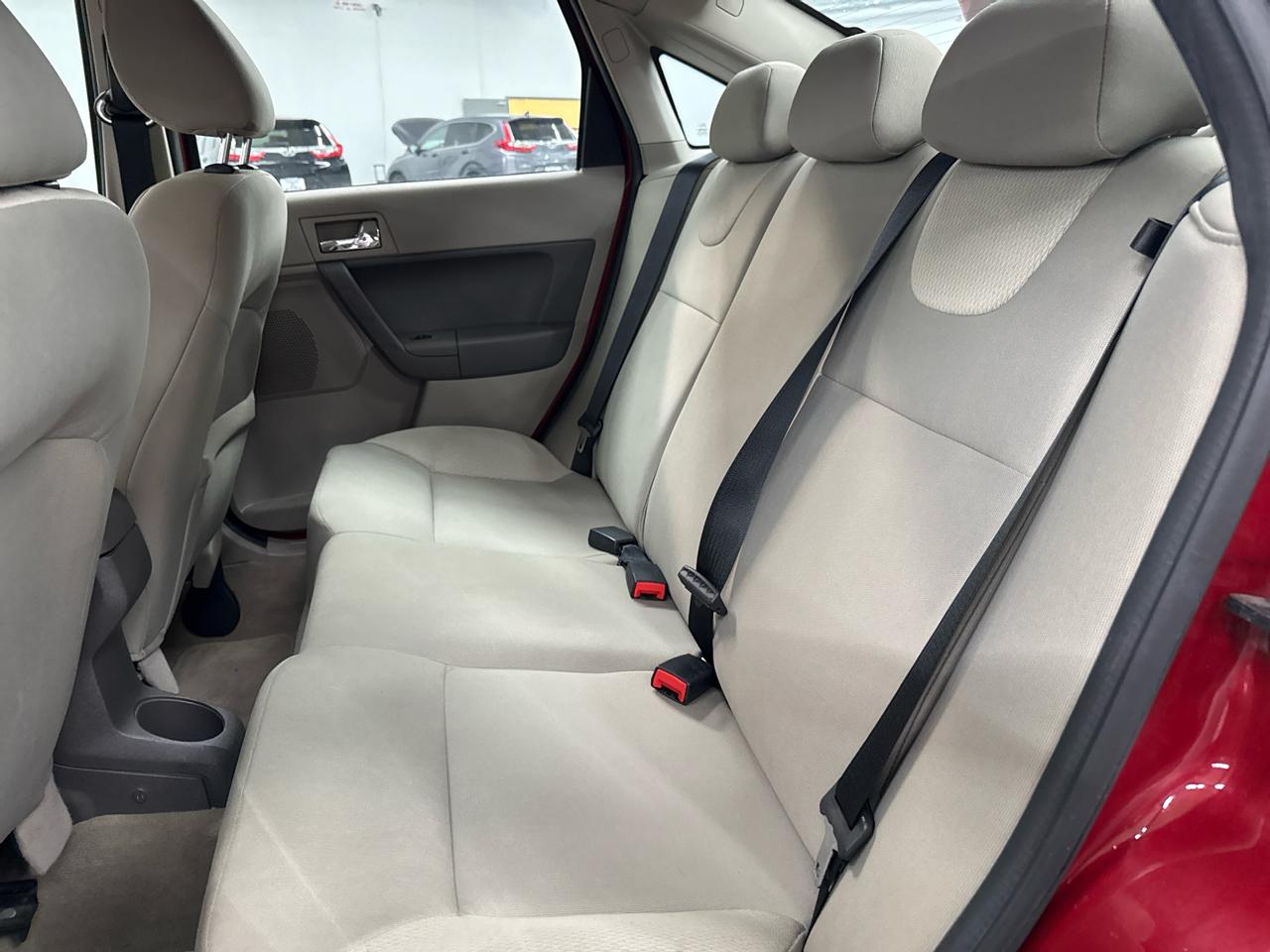 Ford Focus 4dr Sdn SES 2009