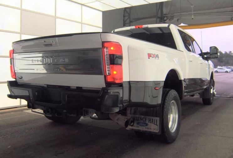 Ford Super Duty F-350 DRW King Ranch 4WD Crew Cab 8' Box 2024