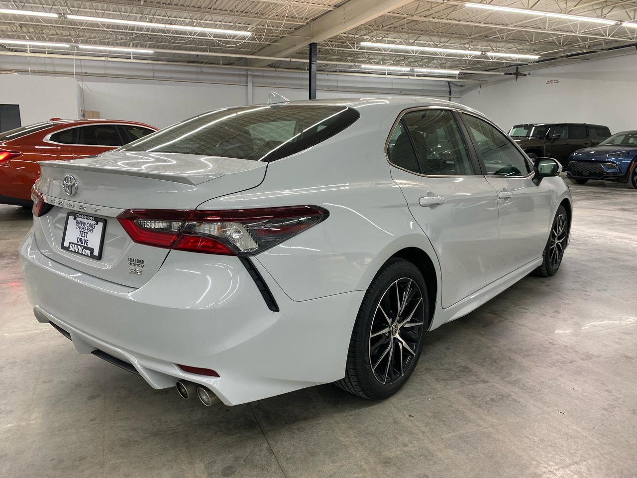 Toyota Camry SE Auto (Natl) 2024